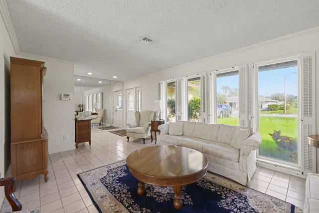 Residence photo 9