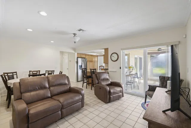 Residence photo 15
