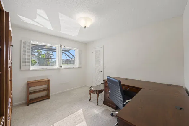 Residence photo 25