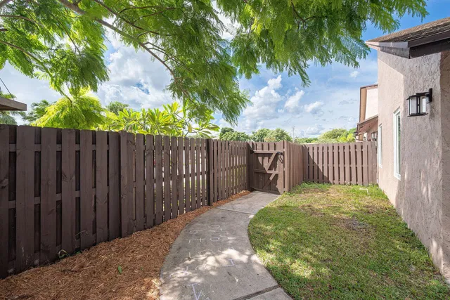 Residence photo 2