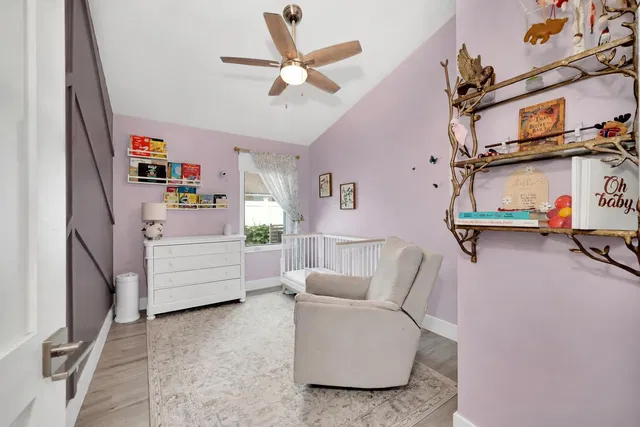 Residence photo 17