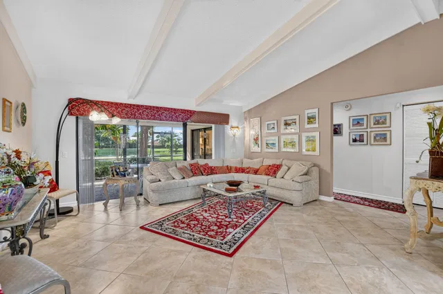 Thornhill Green Residence photo 8