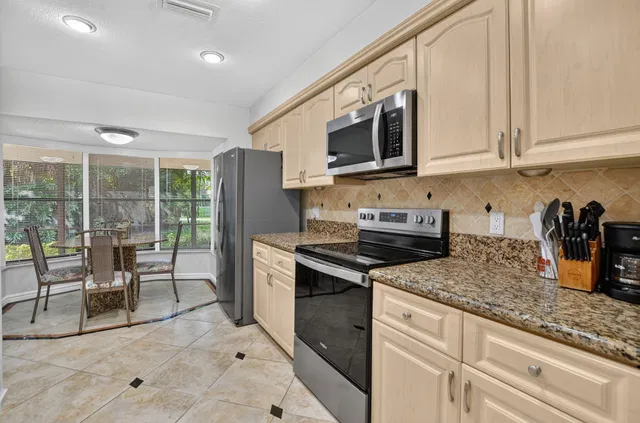 Thornhill Green Residence photo 12