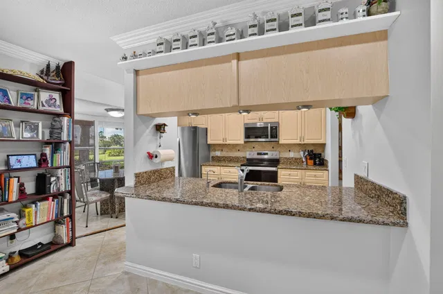 Thornhill Green Residence photo 14