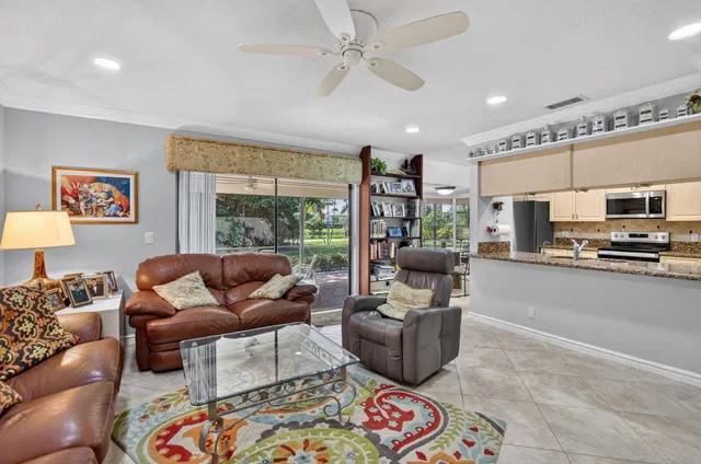 Thornhill Green Residence photo 16