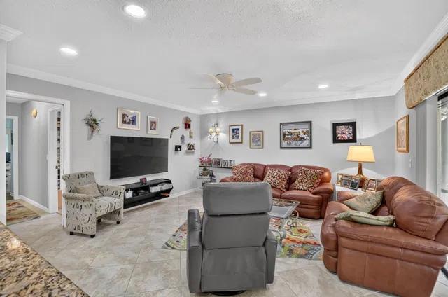 Thornhill Green Residence photo 18