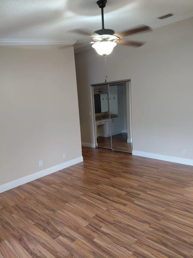 Residence photo 8
