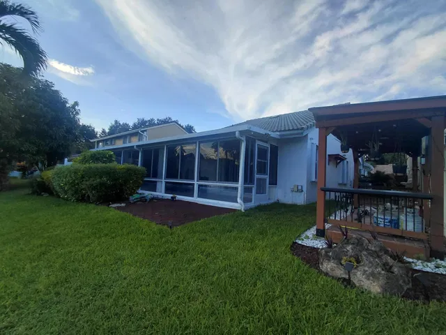 Residence photo 20