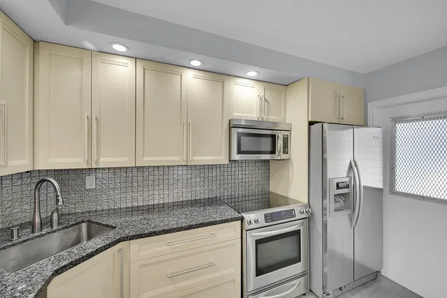 Boca Raton Unit 305 photo 12
