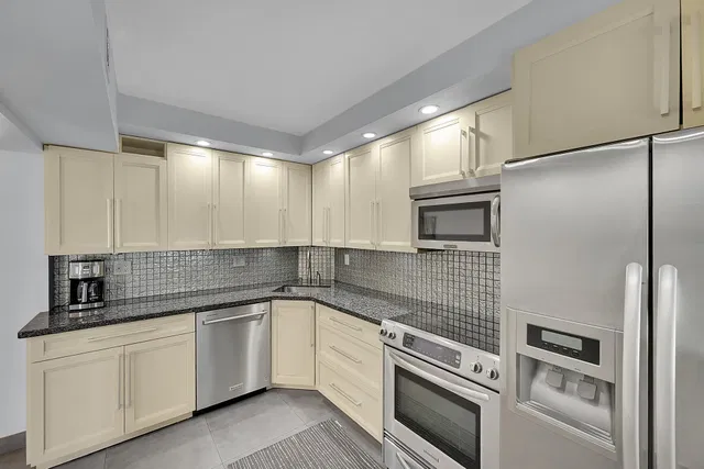 Boca Raton Unit 305 photo 13