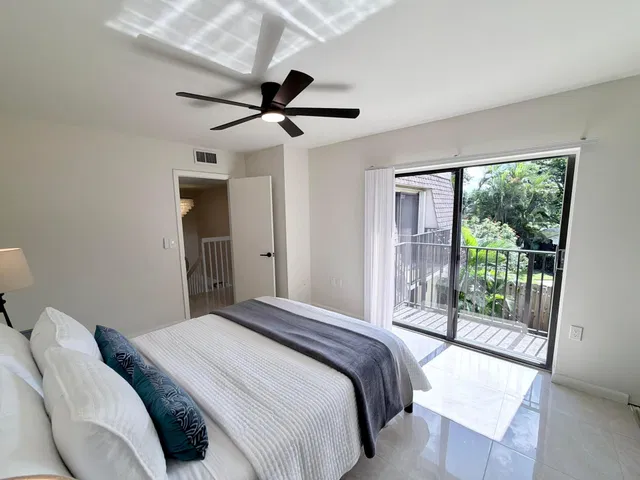 Unit 49B photo 15