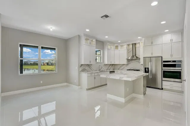 Residence photo 12