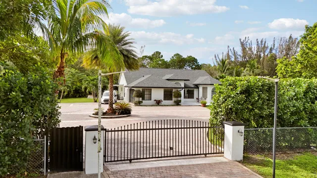 Residence photo 2