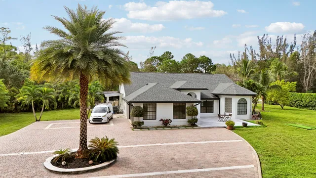 Residence photo 3