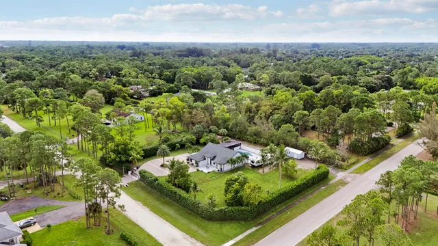 Residence photo 12