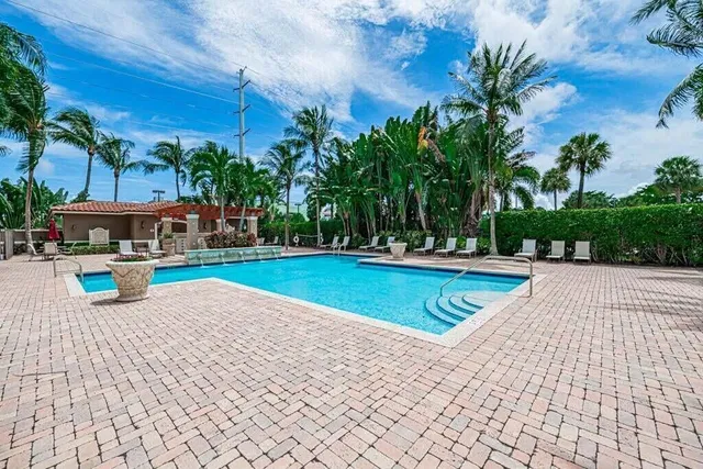 The Montecito Residence photo 32