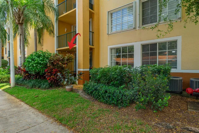 Unit 109 photo 3