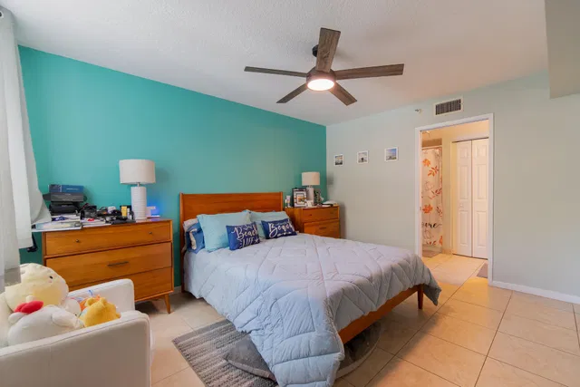Unit 109 photo 9