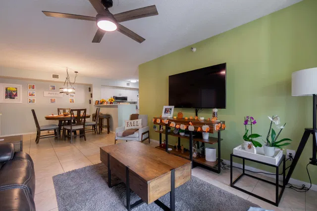 Unit 109 photo 14
