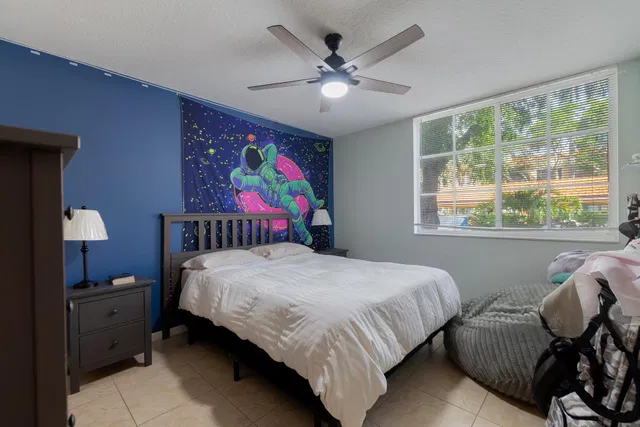 Unit 109 photo 20
