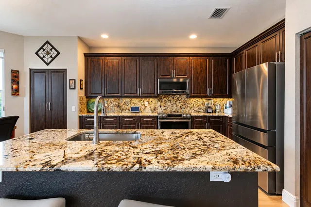 Residence photo 28