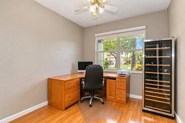 Residence photo 32