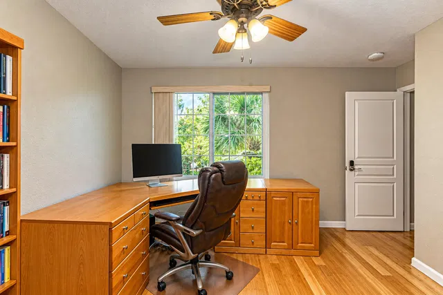 Residence photo 53