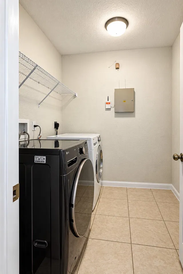 Residence photo 57