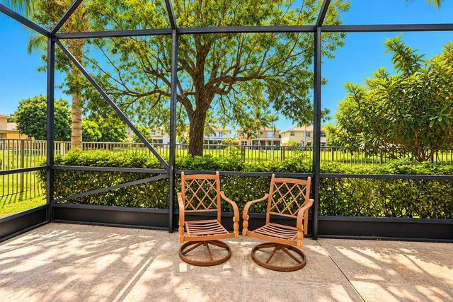 Residence photo 62