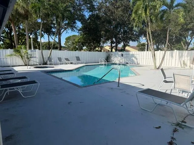 Unit 404 photo 2