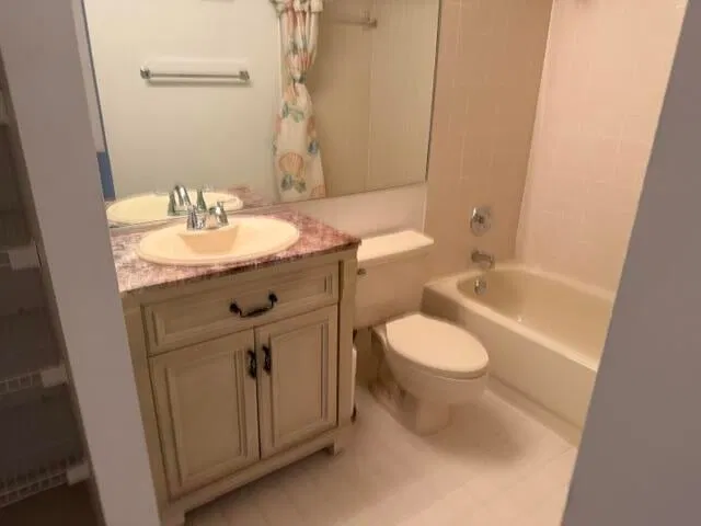 Unit 404 photo 4