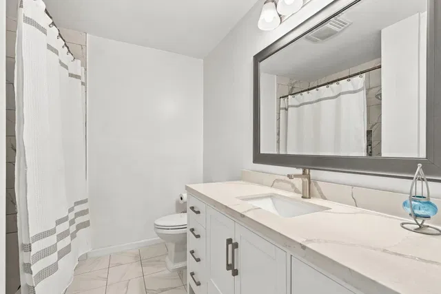 Unit 32 photo 12