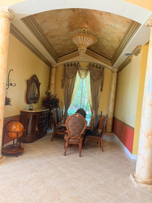 Residence photo 17