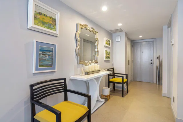 Unit 1411 photo 2