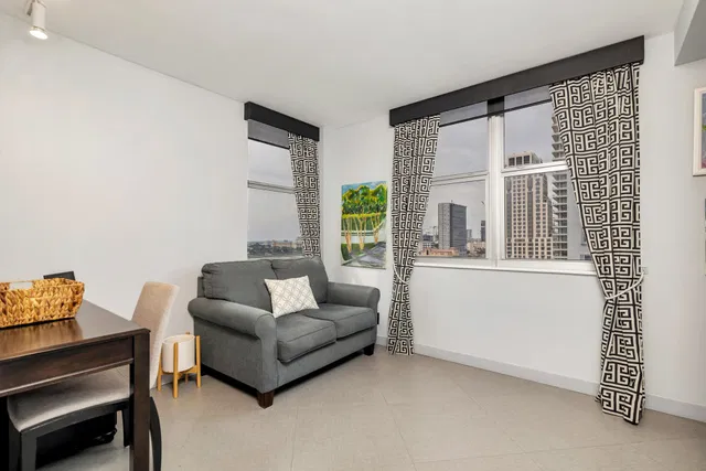 Unit 1411 photo 12