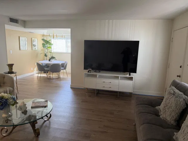 Unit 212 photo 3