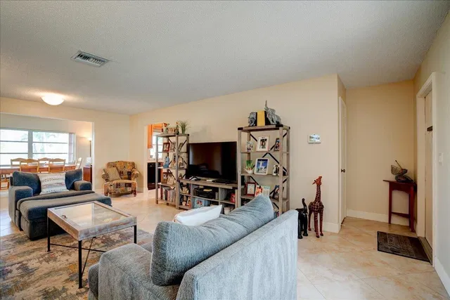 Residence photo 7