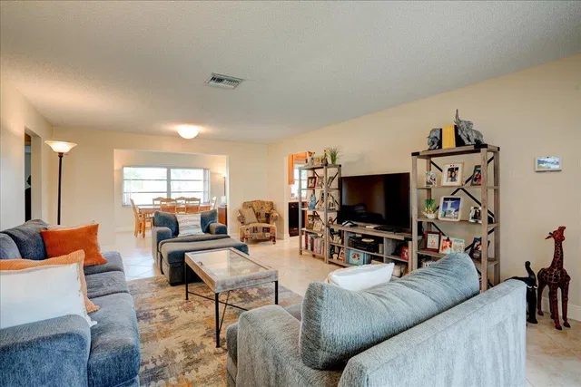 Residence photo 8