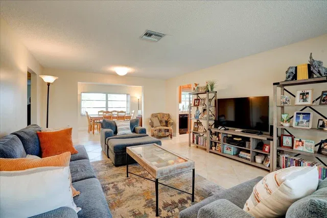 Residence photo 9