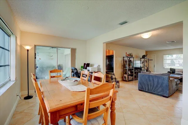 Residence photo 15