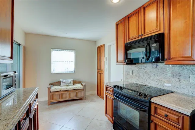 Residence photo 19