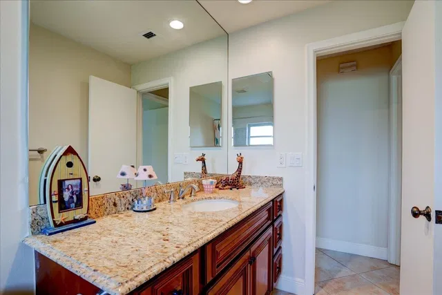Residence photo 38
