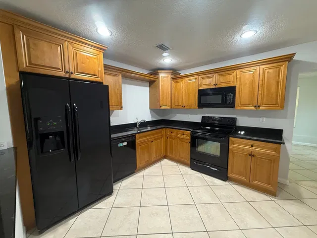 Residence photo 5