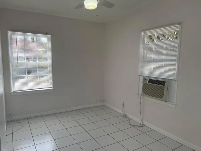 Residence photo 5