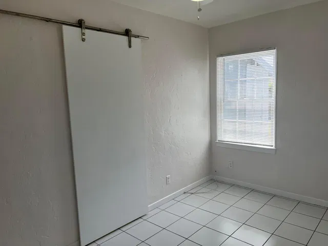 Residence photo 6