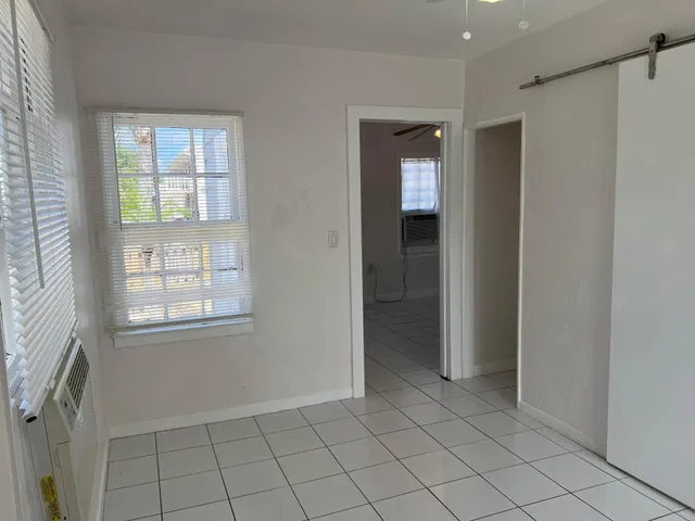 Residence photo 7