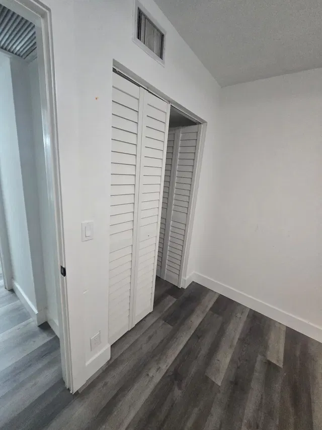 Unit 104 photo 4
