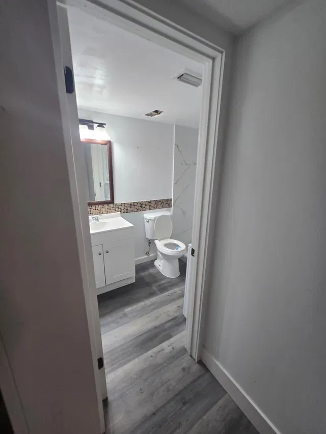 Unit 104 photo 5