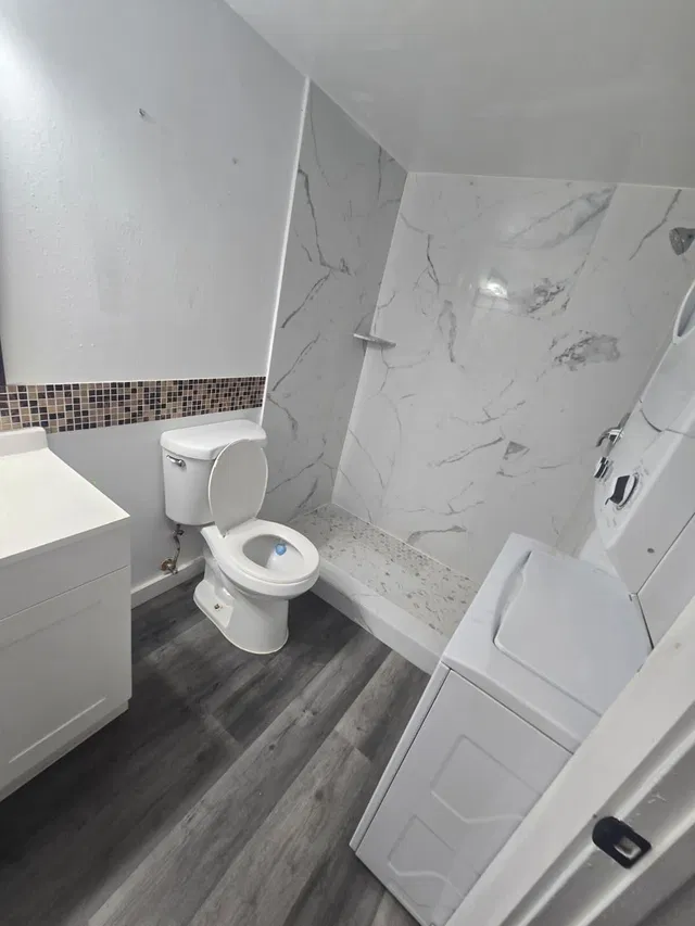 Unit 104 photo 6