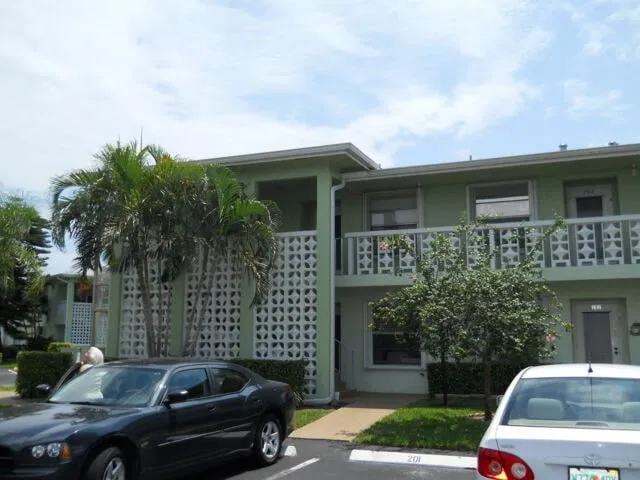 Residence photo 3